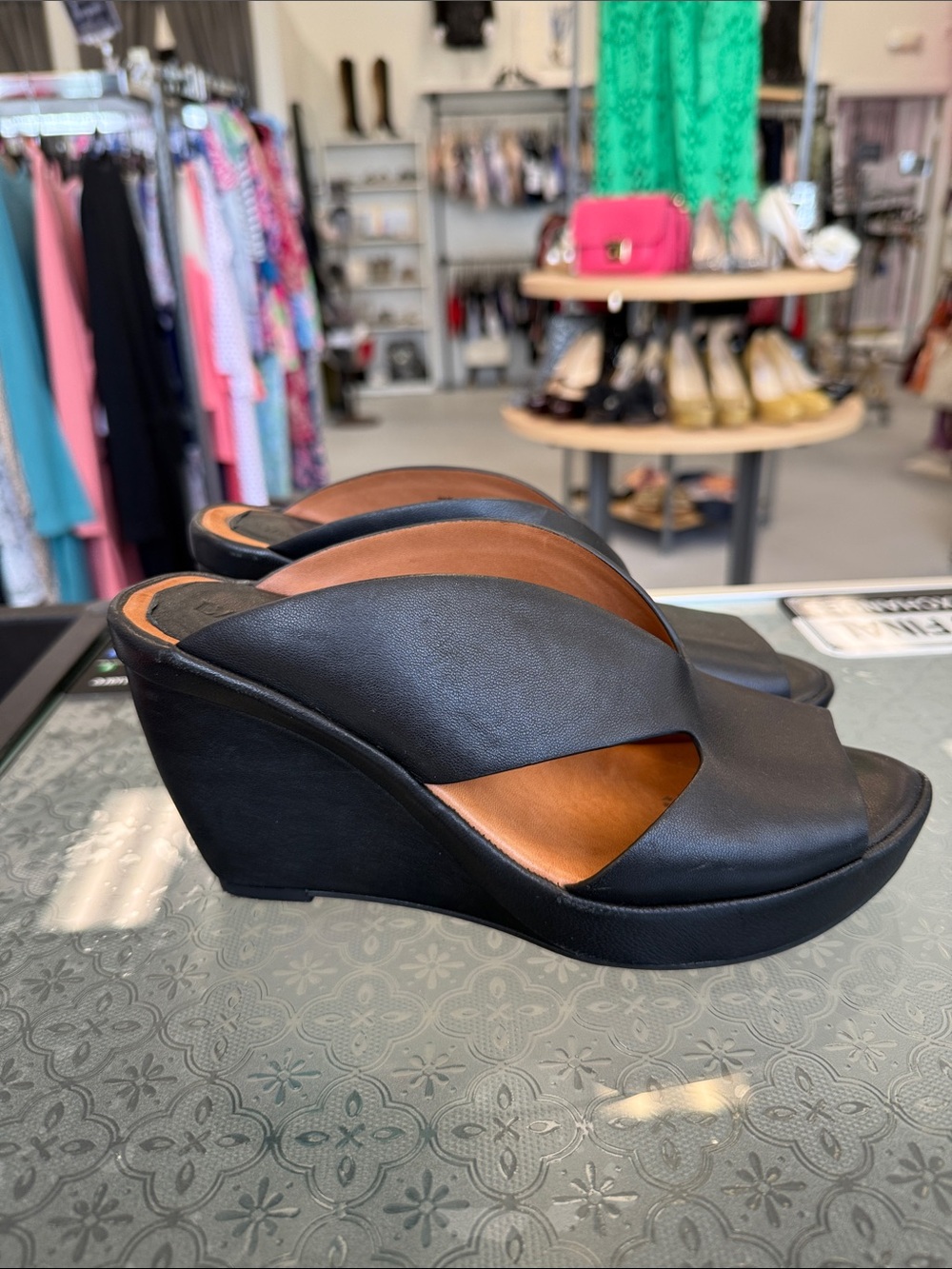 L’Amour Des Pieds Black Leather Wedges 7.5